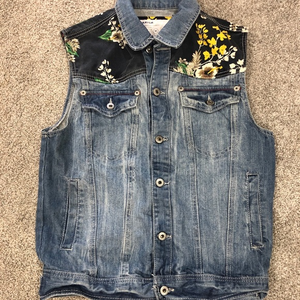 Parish Hand Crafted‎ Garments Women’s Denim Vest Medium Floral Pattern Button